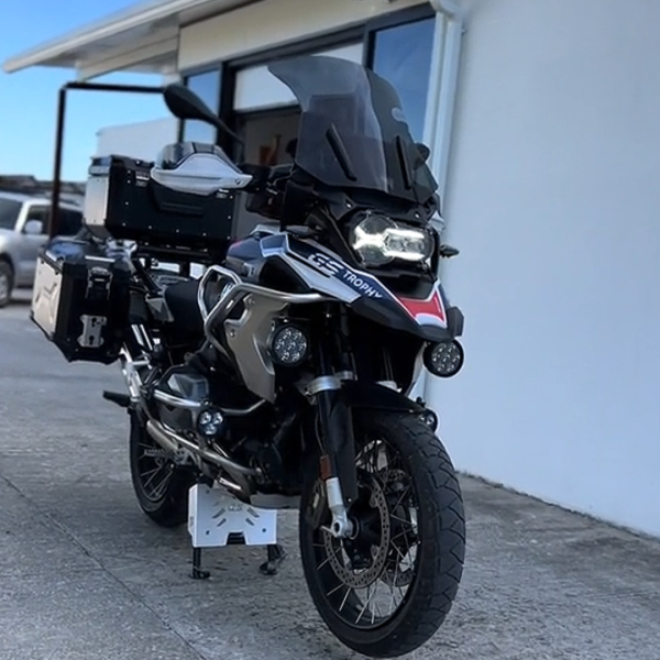 JEEP COMANDER 0KM + 2 BMW R 1250 GS OU 880K NO PIX!